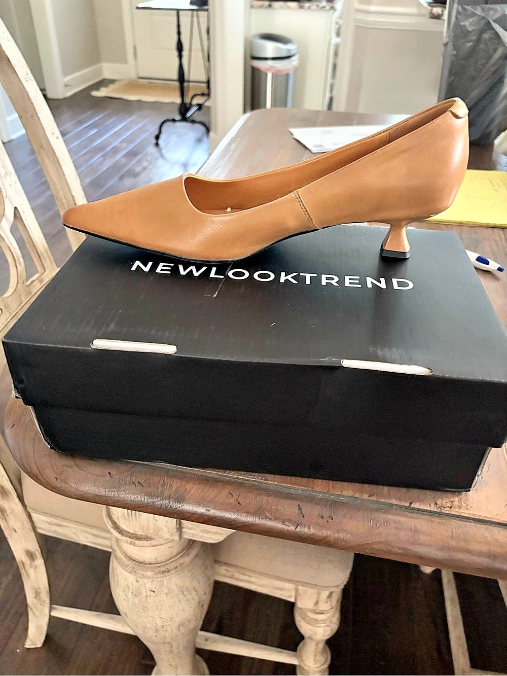 New Look Trend Pointed Toe Kitten Heel Pumps in Brown Like New